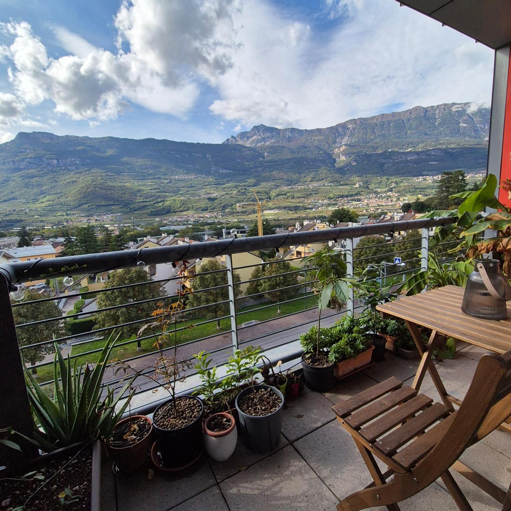 Apartamento Vista Mozzafiato Sulle Alpi Rovereto  Exterior foto